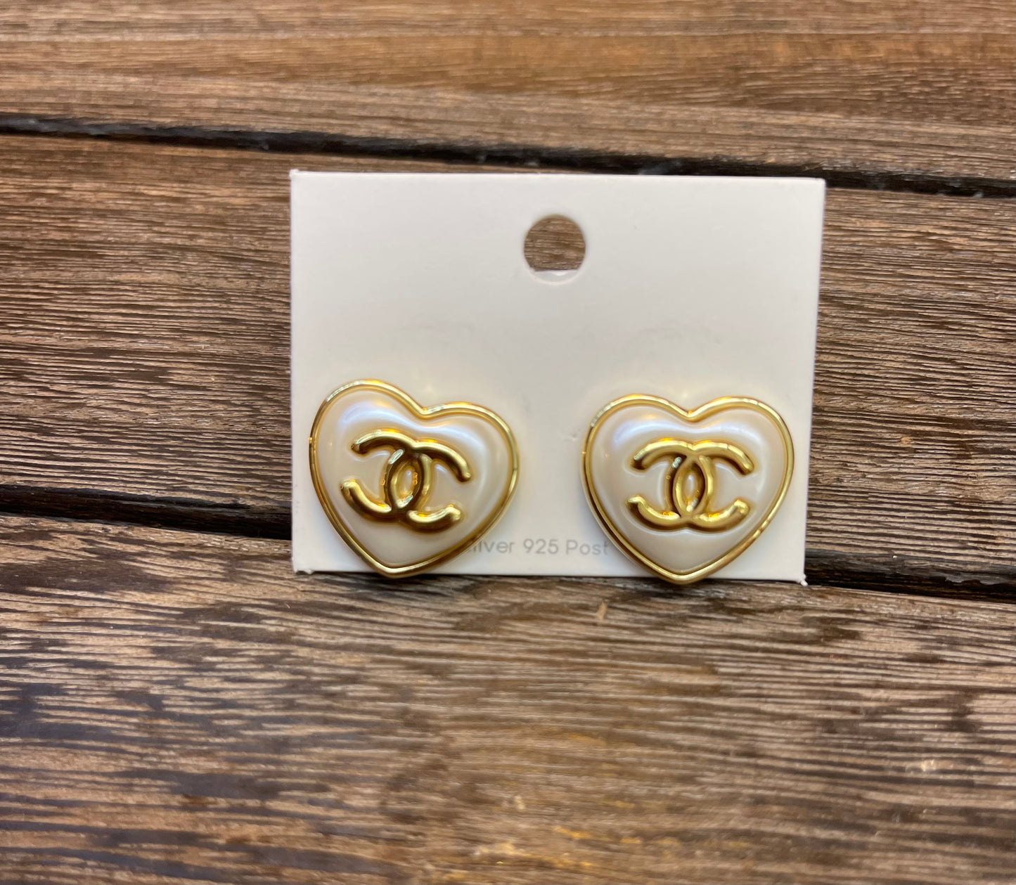 Hearts C C White Earrings