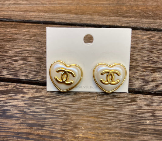 Hearts C C White Earrings